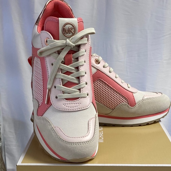 MK tennis - Picture 5 of 6